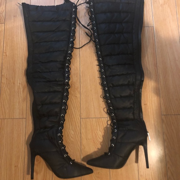 Forever 21 Shoes - Nwt puffer lace up boots